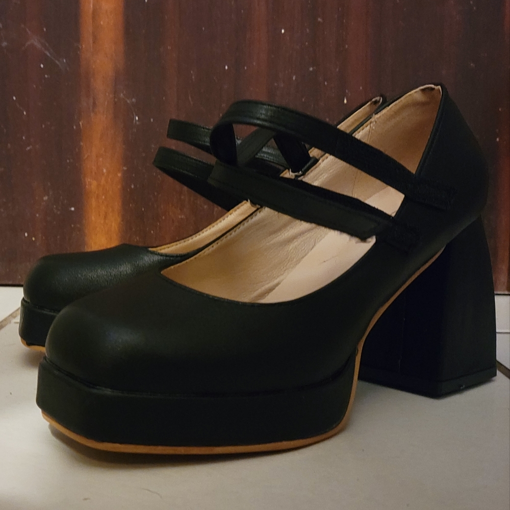 BNWT Platform Mary Jane Shoes